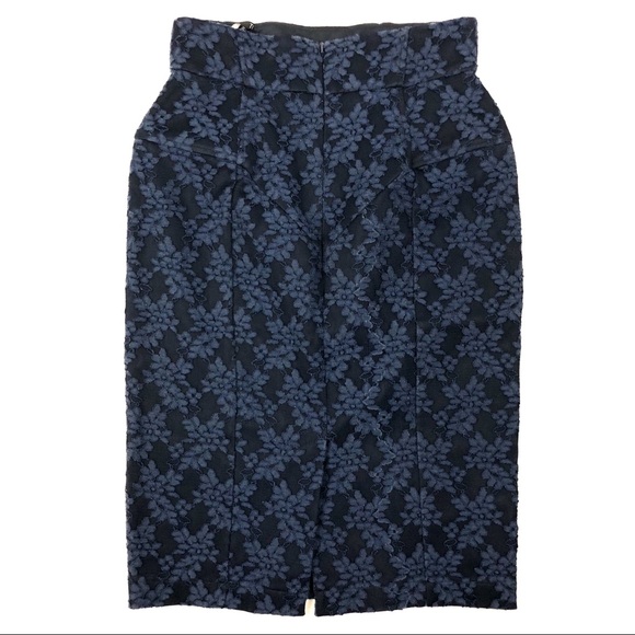 TOPSHOP Lace Pencil Skirt with Boning at Hips - Picture 5 of 7